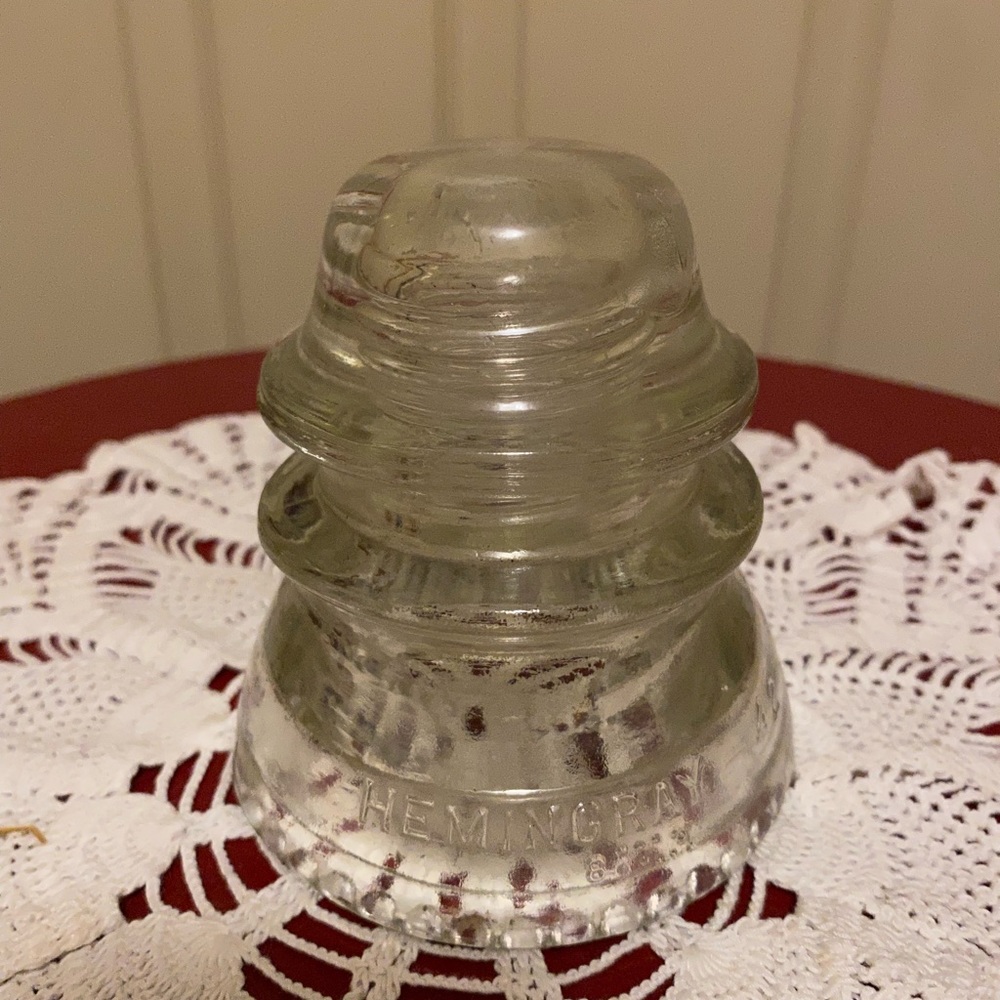 Clear glass insulator